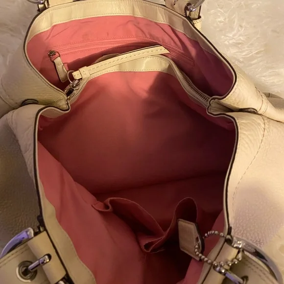 COACH A1072 F13733 Soho Cream Pebbled Leather Pleated Tote - Picture 8 of 11